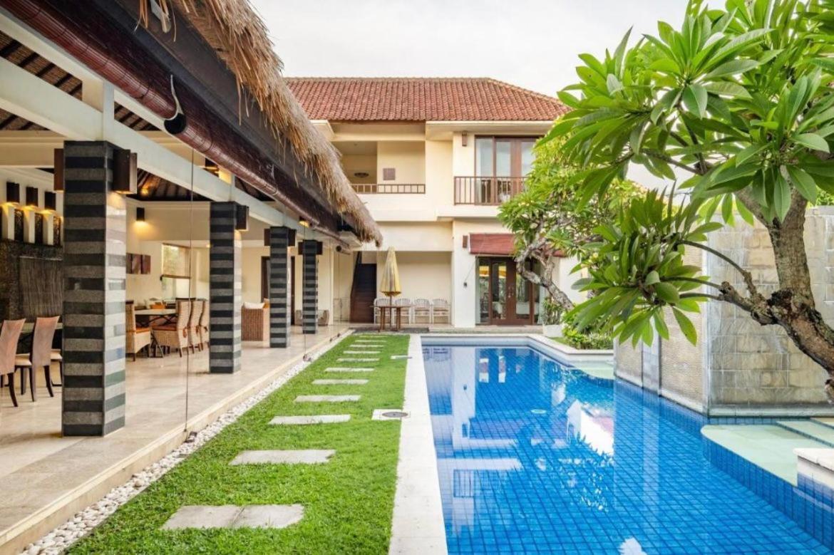 4 Bedroom Private Umalas 2 Villa Seminyak (Bali)
