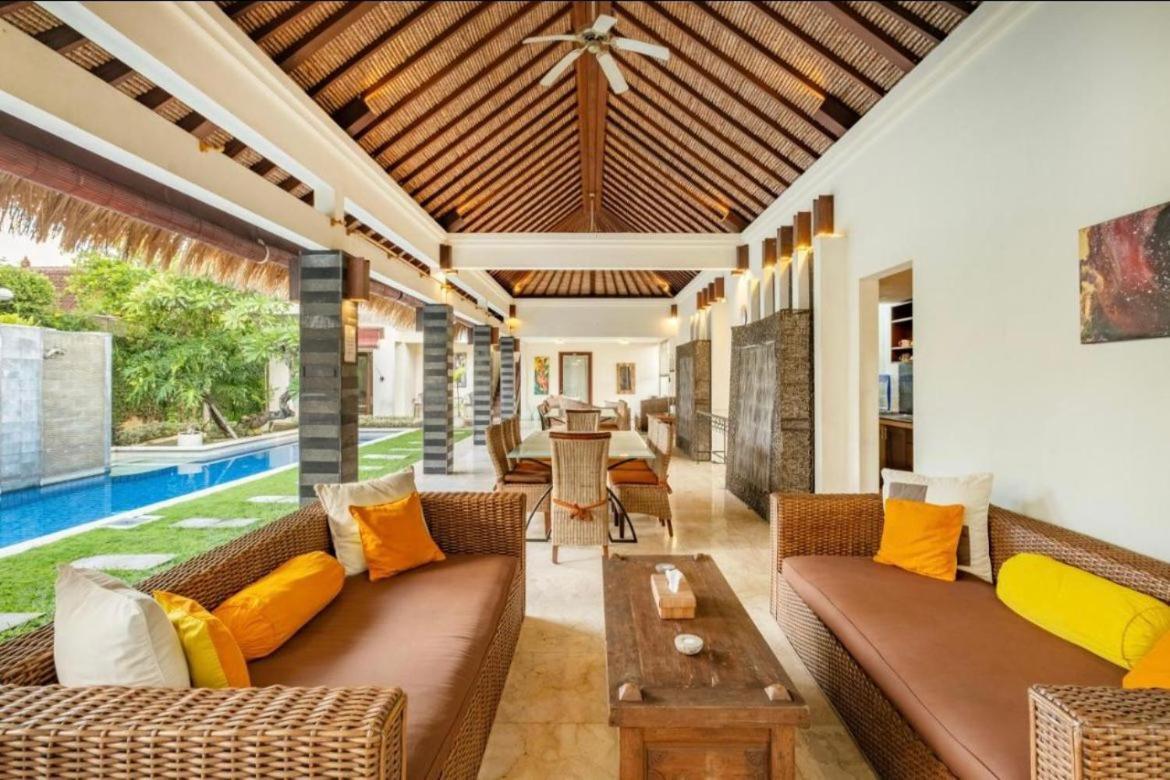 4 Bedroom Private Umalas 2 Villa Seminyak (Bali)